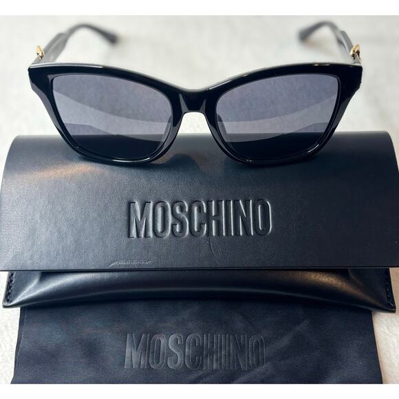 Stylish Moschino Black Sunglasses with Buckle Detail main image 4